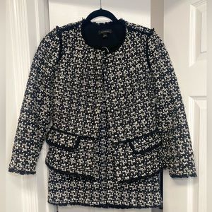 Ann Taylor, size 4, matching jacket and skirt set. Classy, Chic set.